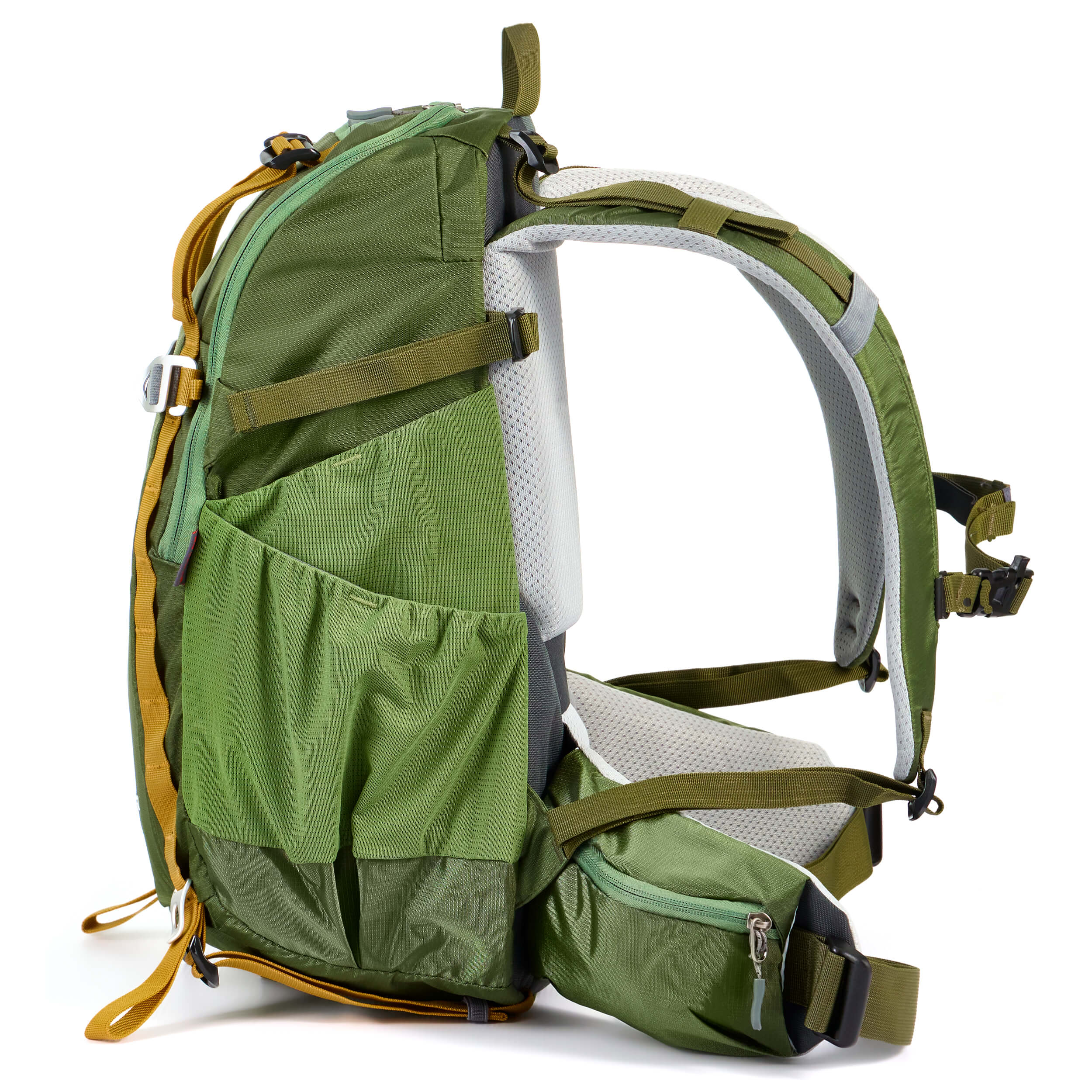 fotografia-produktowa-packshot-plecak-30-zielony-bok-w-studio