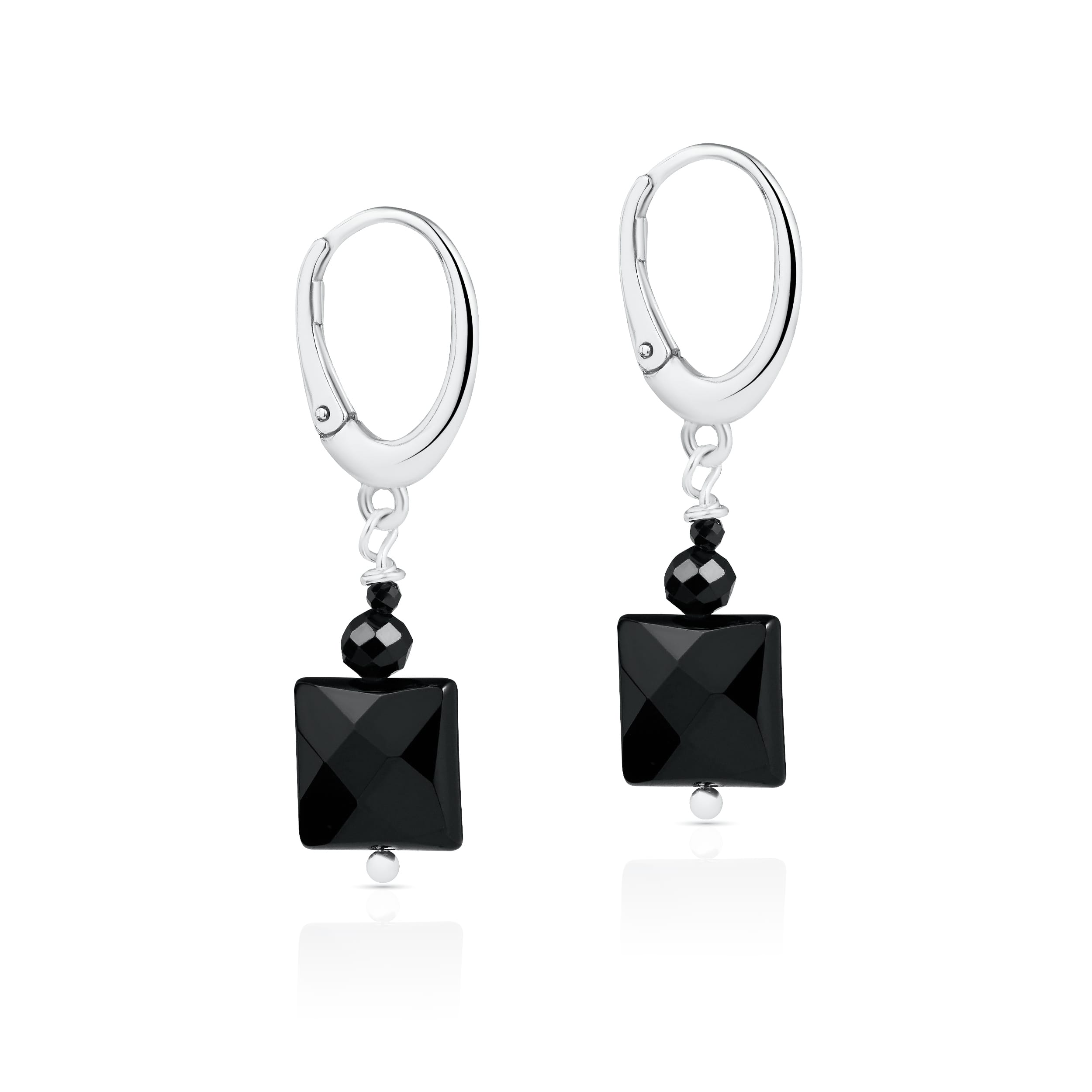 Zdjęcia produktowe AI na bazie packshotów | Realistyczne aranżacje 6 fotografia produktowa packshot w studio bizuteria kolczyki