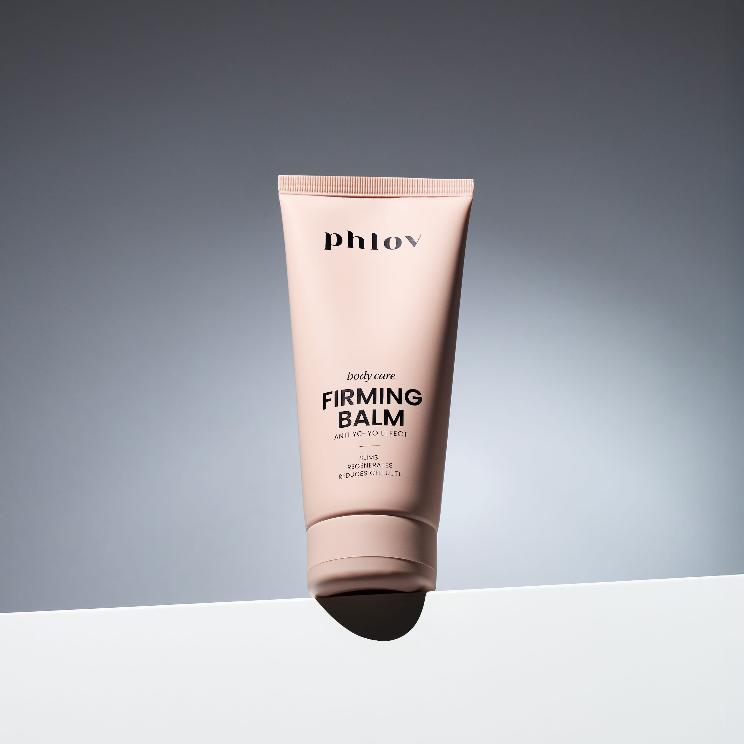 fotografia-reklamowa-aranzacja-w-studio-Phlov