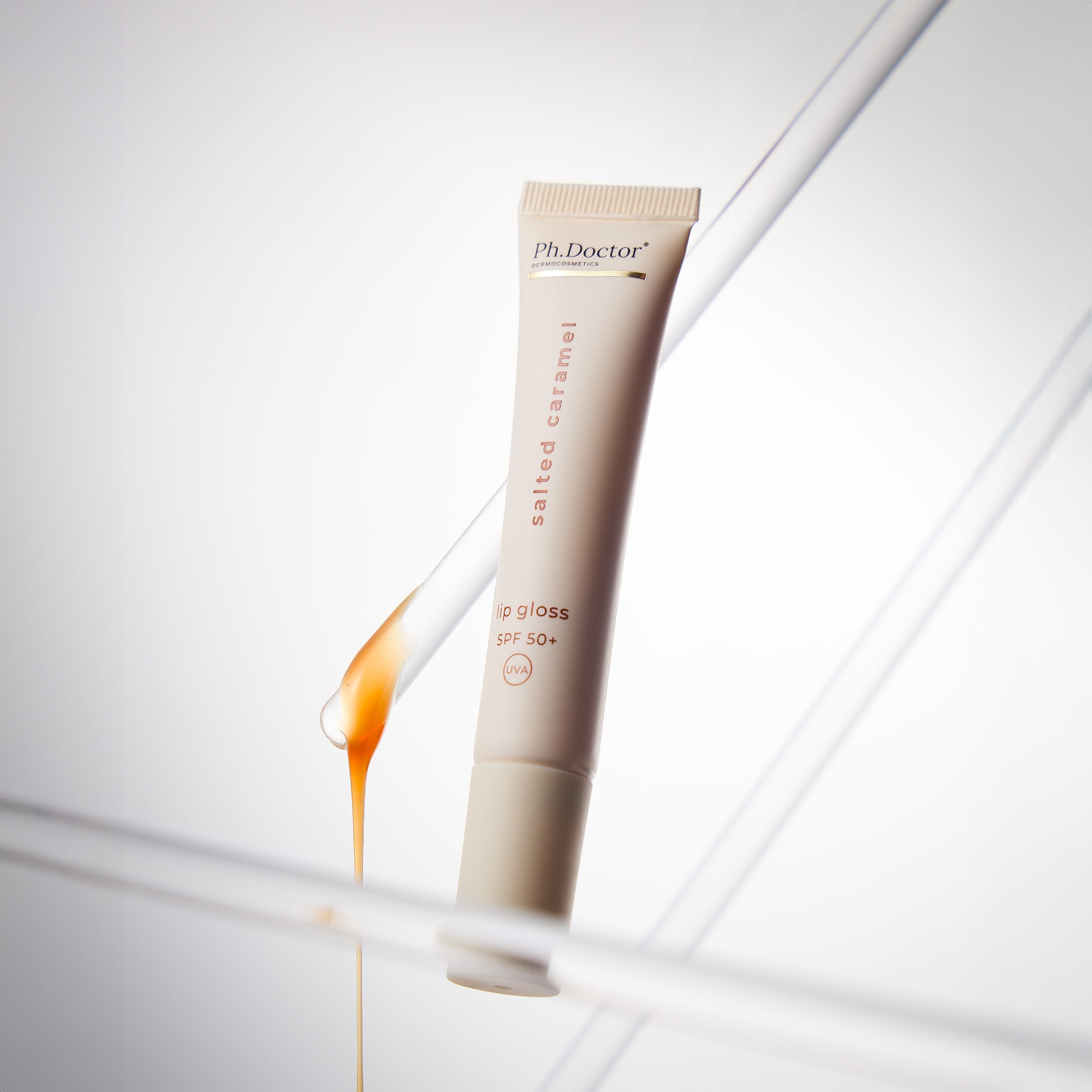 fotografia-reklamowa-w-studio-lipgloss-PH-doctor