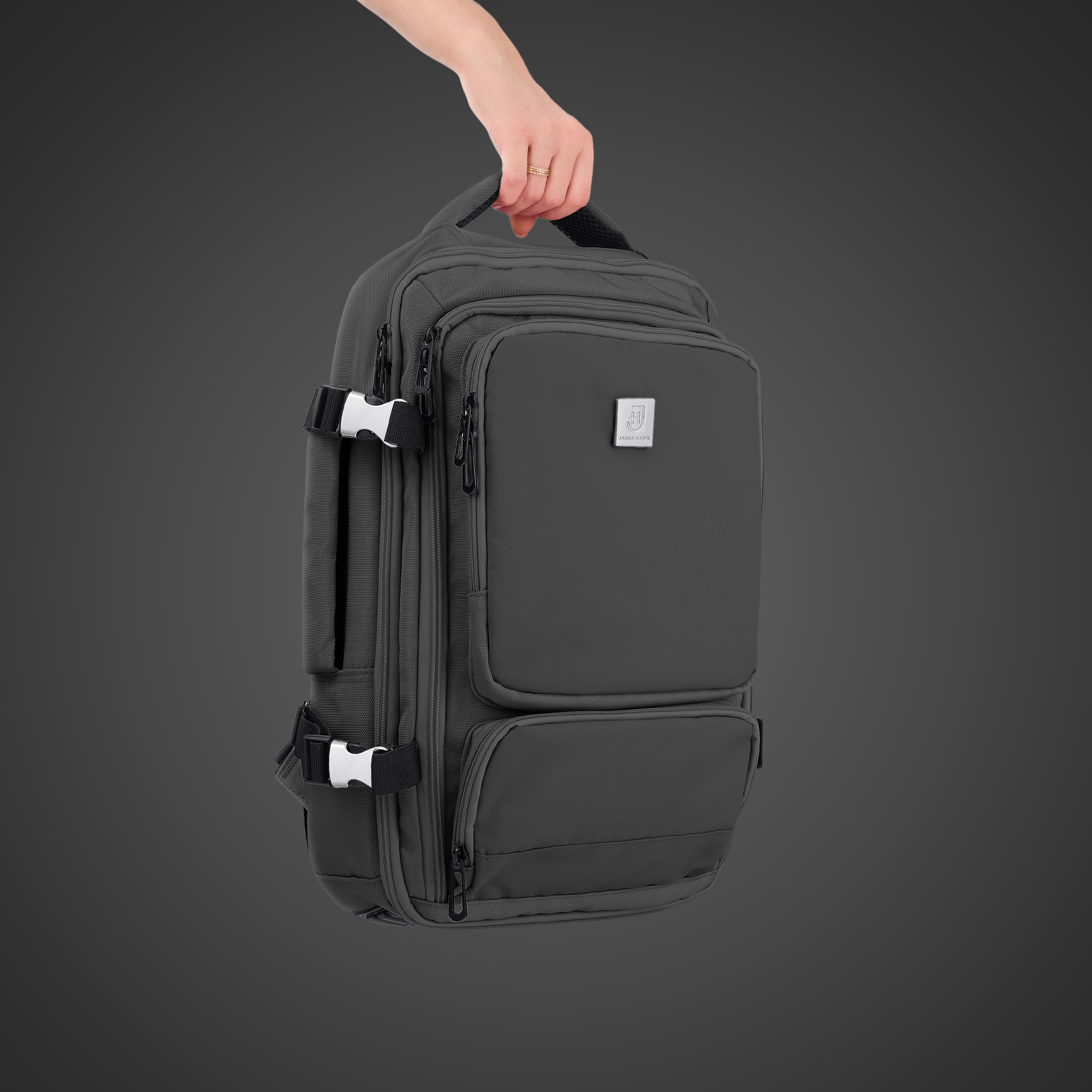 fotografia-reklamowa-w-studio-plecak-czarny-aranżacja