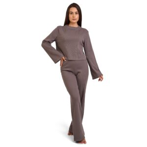 fotografia packshot w studio odziez z modelka 358