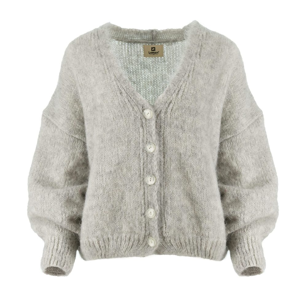 fotografia-odziezy-w-studio-sweter-zapinany